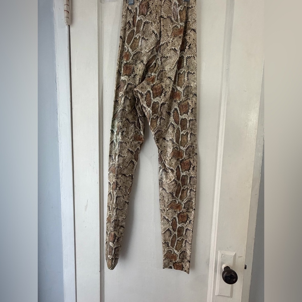 Commando Faux Leather Control Smoothing Legging In Cocoa Python XS - Picture 9 of 15